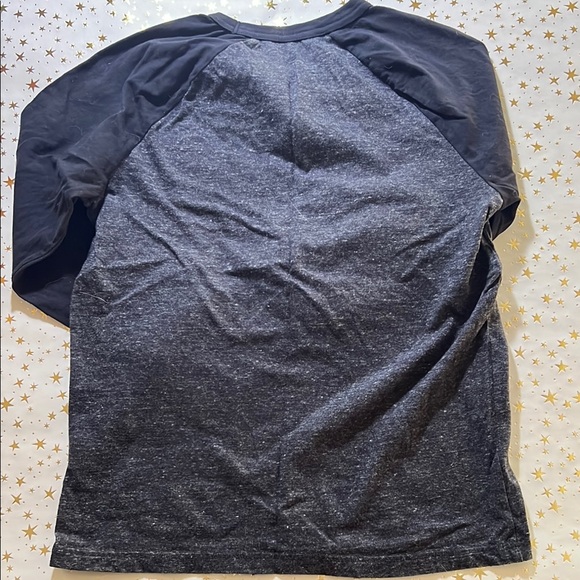 American Eagle Outfitters Gray Long Sleeve Tee with Raglan Sleeves - Picture 4 of 4